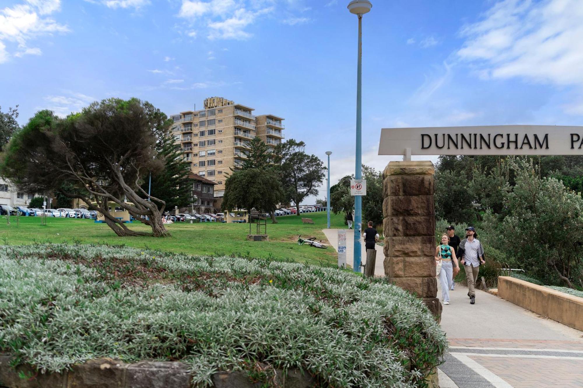 Modern 1Br Abode With Courtyard Steps To The Beach Sydney Esterno foto